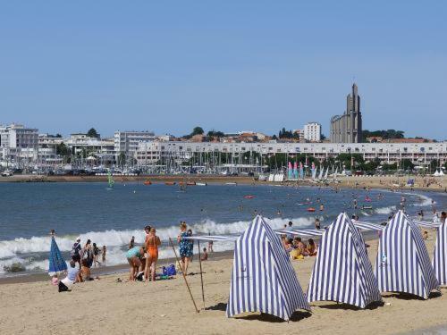 Résidence des Tilleuls proximité plage et commerces Royan Extérieur photo